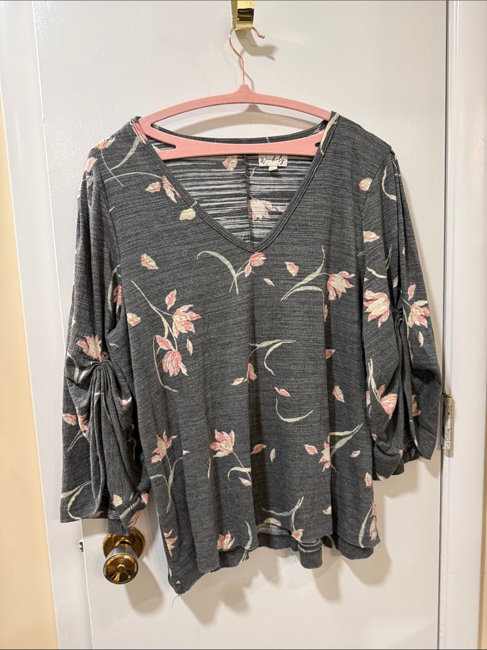 Wonderly Gray V-Neck Floral Tunic with Pink Blooms